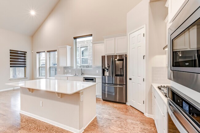 Photo - 2916 Zelma Dr