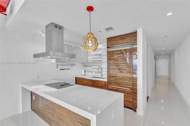 Building Photo - 1100 Biscayne Blvd Unit 2706