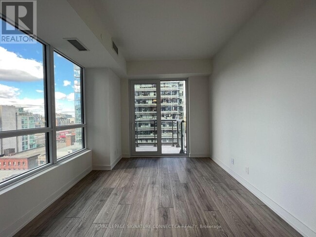 Photo - 108 Peter St Unité 1202