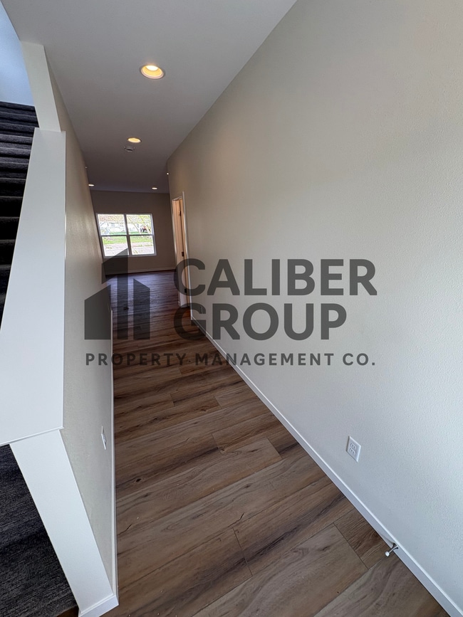 Photo - 3 Bd 1 Ba Condo for rent in Waterloo, IA