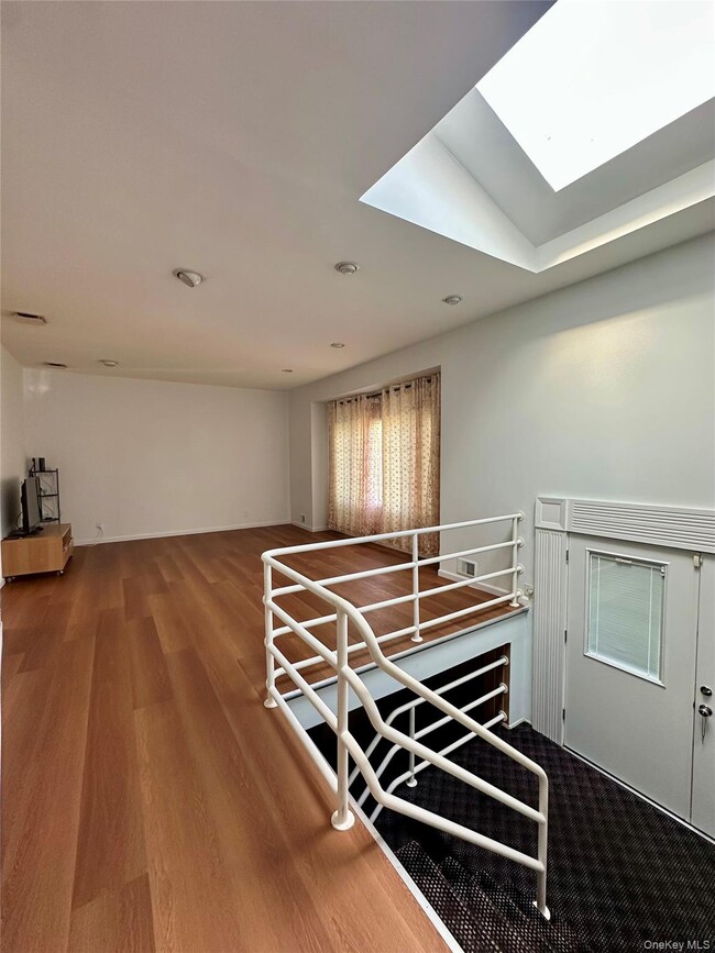 Photo - 23 Clinton Ln