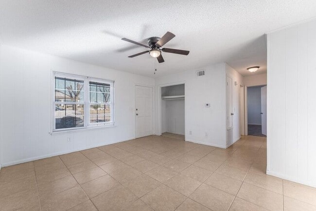 Photo - 600 W Olive St