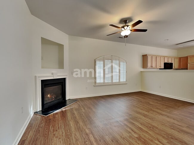 Photo - 300 Pemaquid Ct