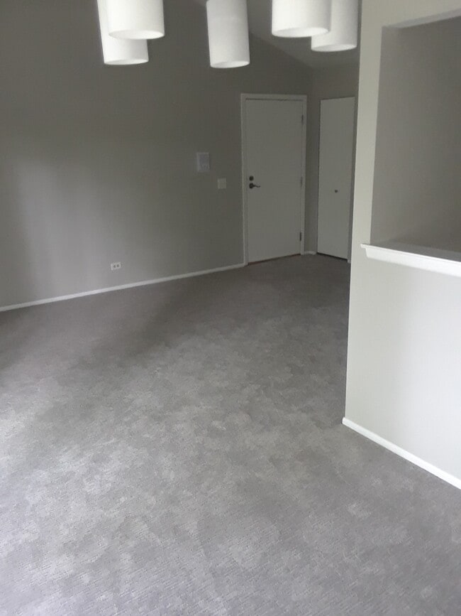 Photo - 375 Newgate Ct Unidad N2