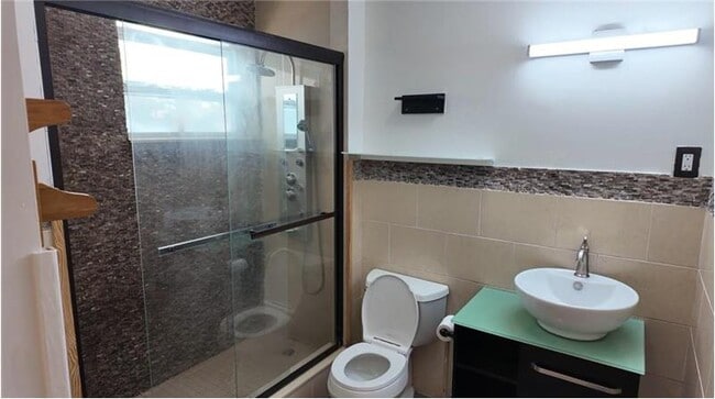 Photo - 600 NW 38th Ct