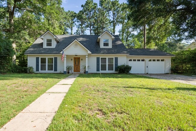 Building Photo - Lake Forest Golf Community