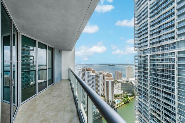 Building Photo - 475 Brickell Ave Unit 3811 Rental