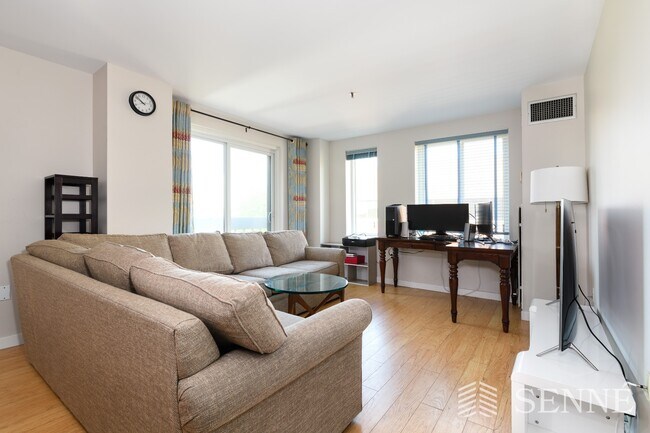 Building Photo - 950 Massachusetts Ave Unit 506 Rental