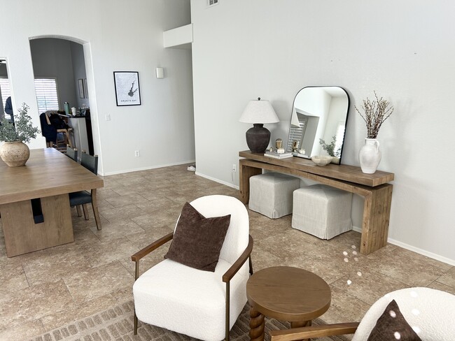 Photo - 17040 N 43rd Pl