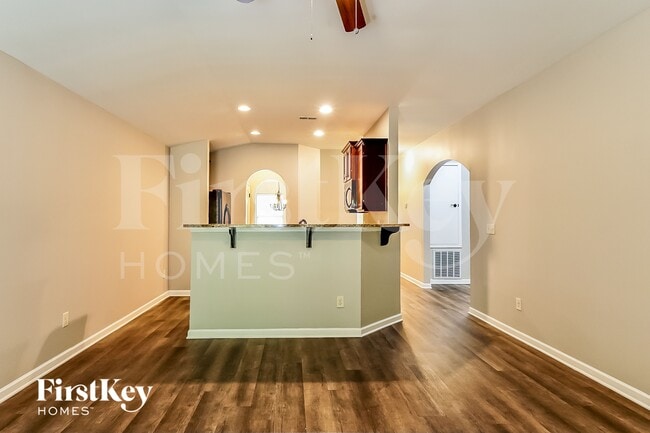 Photo - 321 Reed Way