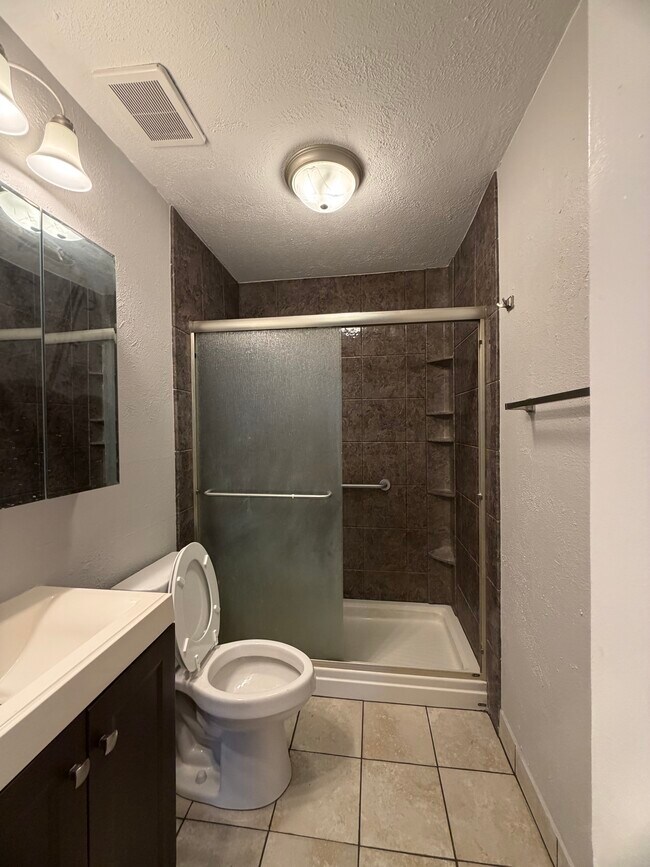 Photo - 519 Wren Ave