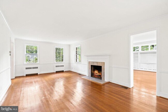 Photo - 4530 Dexter St NW