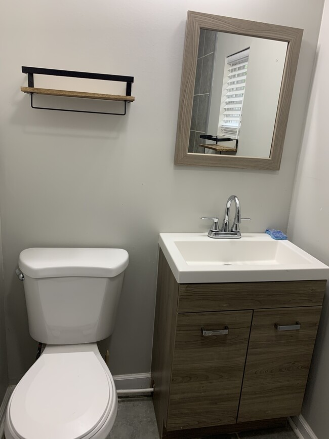 Photo - 1513B Lock Rd