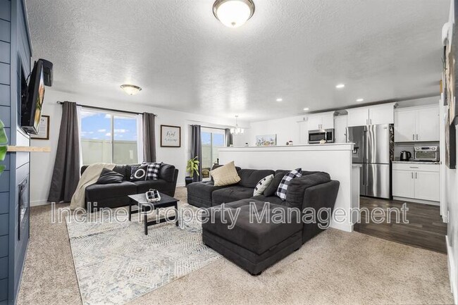 Photo - 318 Wren Hill Ln