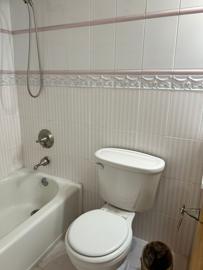 Bathroom with bathtub - 5701 SW 24th St Unit Studio