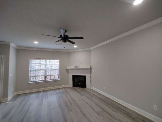 Photo - 19 Ventnor Cir