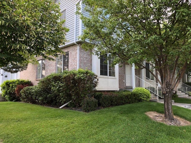 3 levels - 885 E 350 N