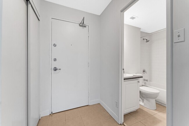 Photo - 145 York St Unit 302