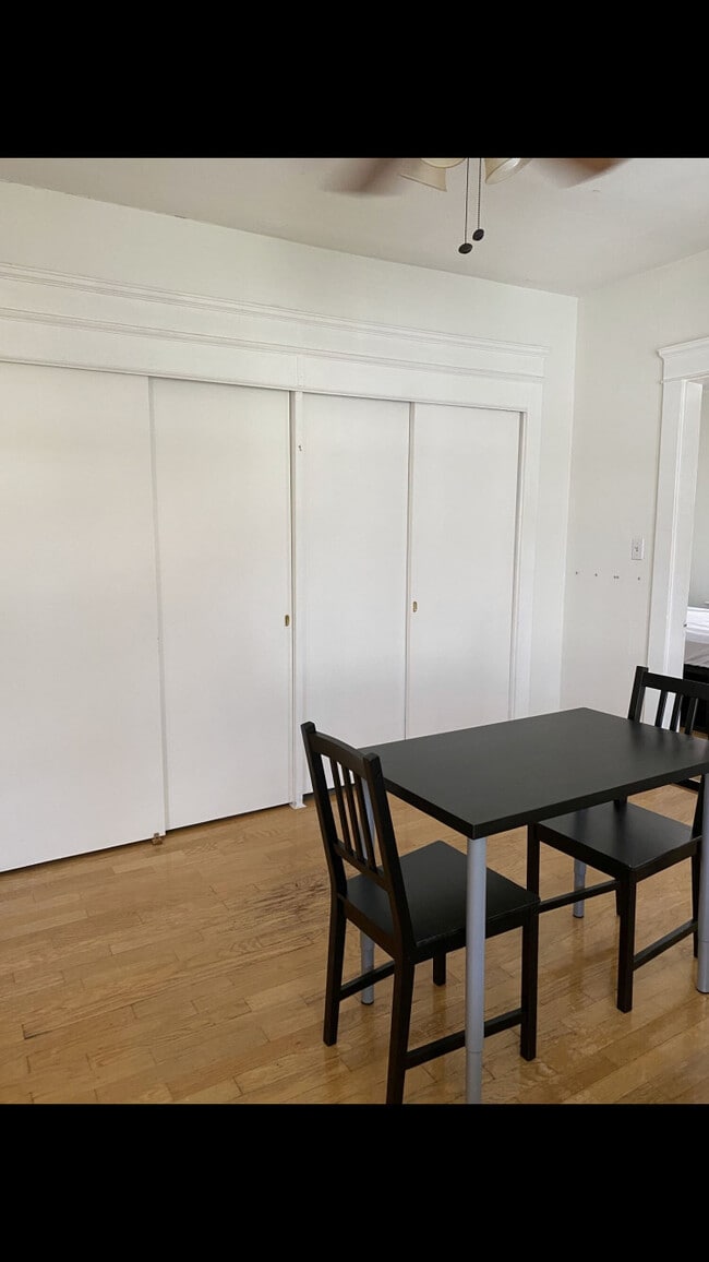 Photo - 244 Bowen St Unit 9