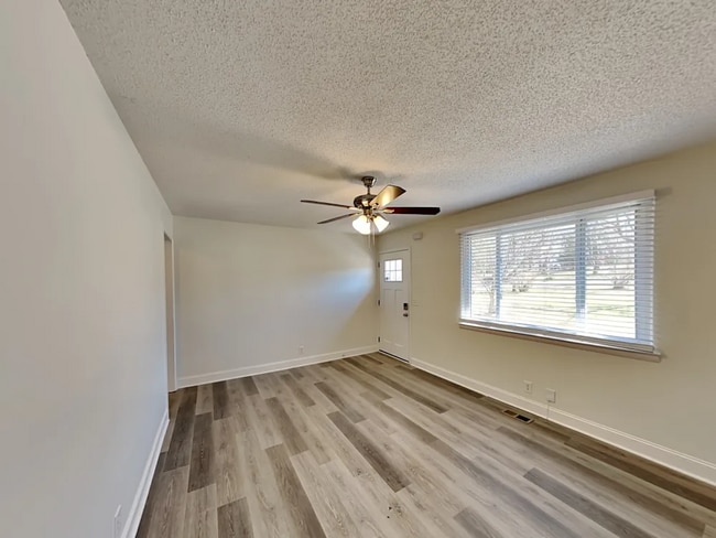 Photo - 7115 White Oak Dr SW