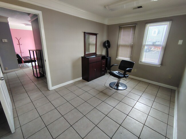 Photo - 5772 Rayben Cir