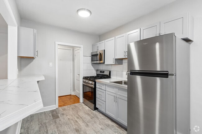 1BR, 1BA - 550SF - Kitchen