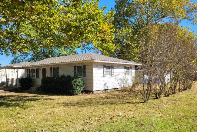 Photo - 704 Strozier Ln