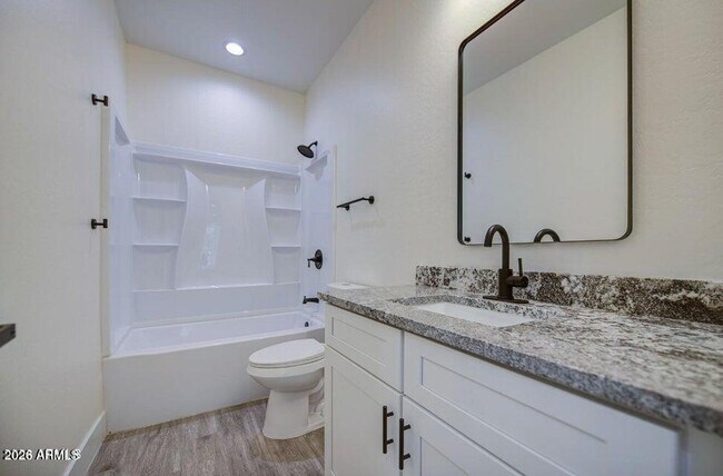 Photo - 212 2nd Ave E