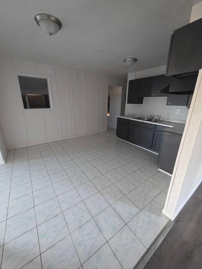 Photo - LIMITED TIME**NO APPLICATION FEE**1/2 OFF DEPOSIT**