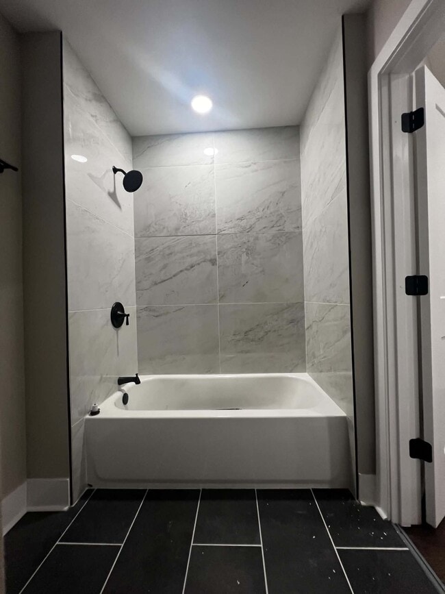 Photo - 6042 N Avondale Ave Unit 2A
