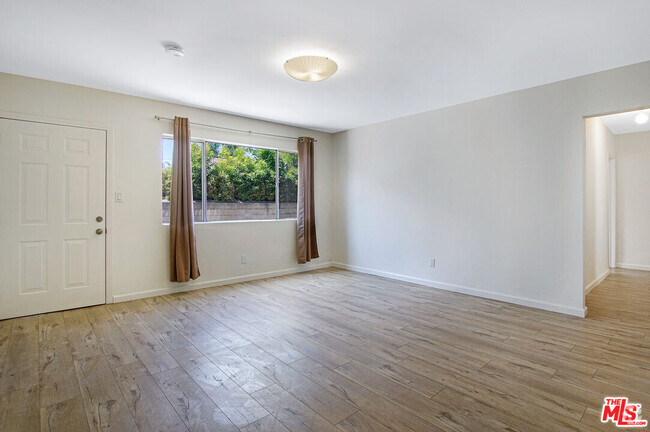 Building Photo - 2309 Hauser Blvd Unit 3 Rental