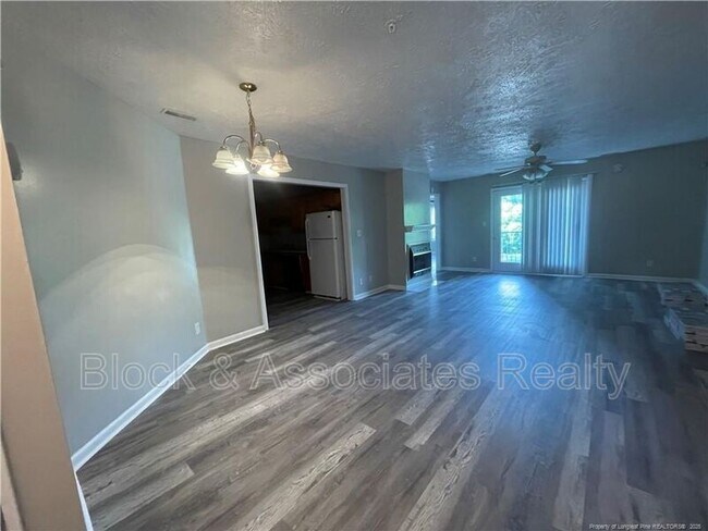 Photo - 3392 Galleria Dr