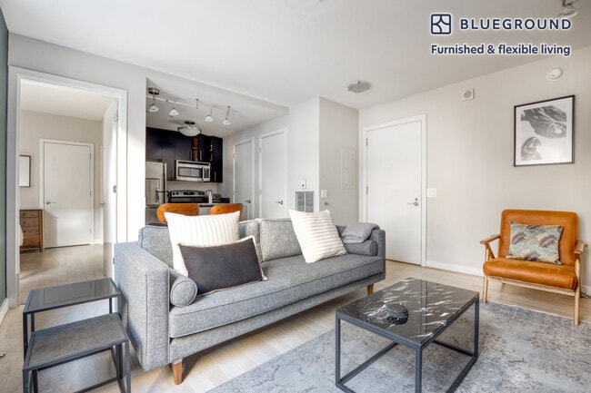 Photo - 733 15th St NW Unidad FL8-ID113