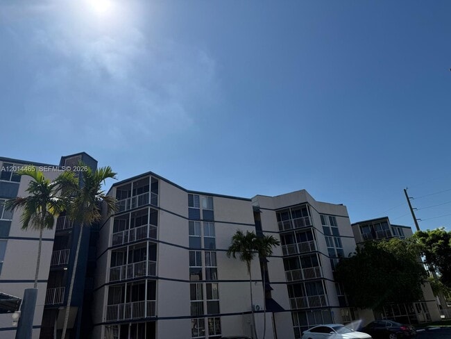 Building Photo - 6955 NW 186th St Unit F402