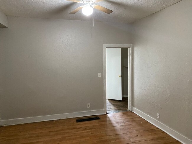 Photo - 251-251 1/2 N Fifth St Unidad 251 1/2 N 5th St