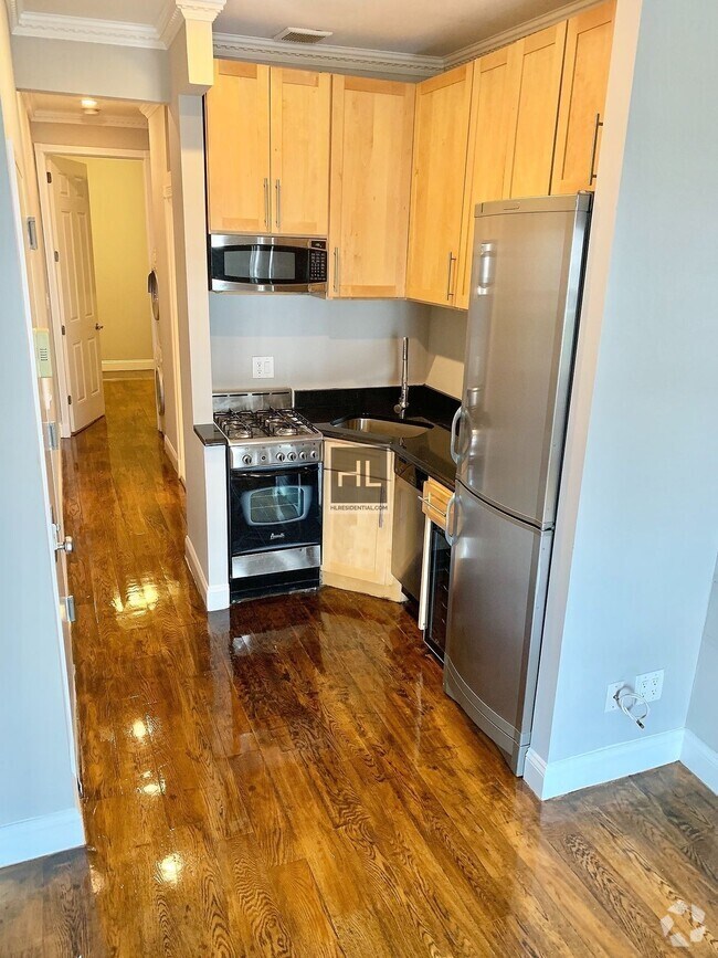 Building Photo - 10 AVENUE Rental