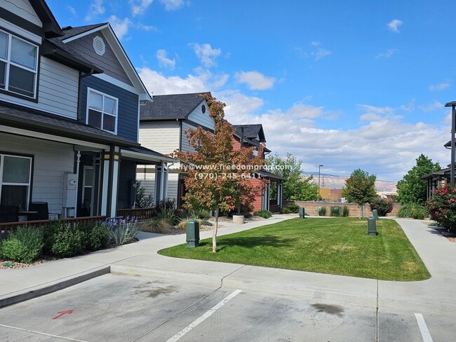 Photo - Beautiful 2 Primary bedrooms!!!! 2.5 bath Townhome in North Grand Junction near 24 1/2 rd