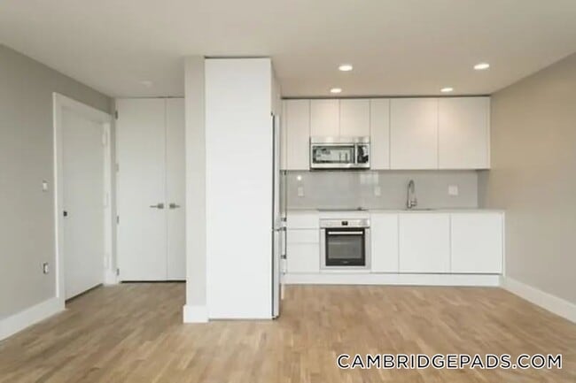 Photo - 1000 Memorial Dr Unit 2F