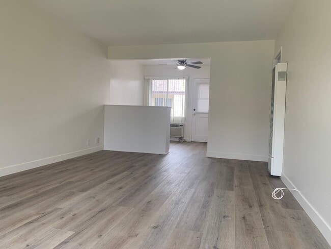 Photo - 511-515 S Baldwin Ave