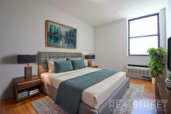 Photo - LUXURY 3 BR in Queens! Unit 501