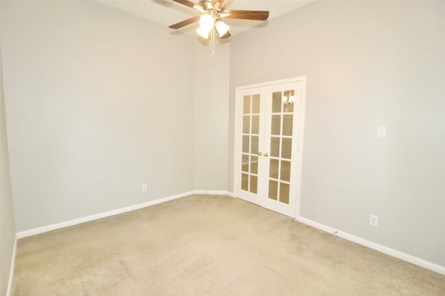 Photo - 915 Rock Springs Dr