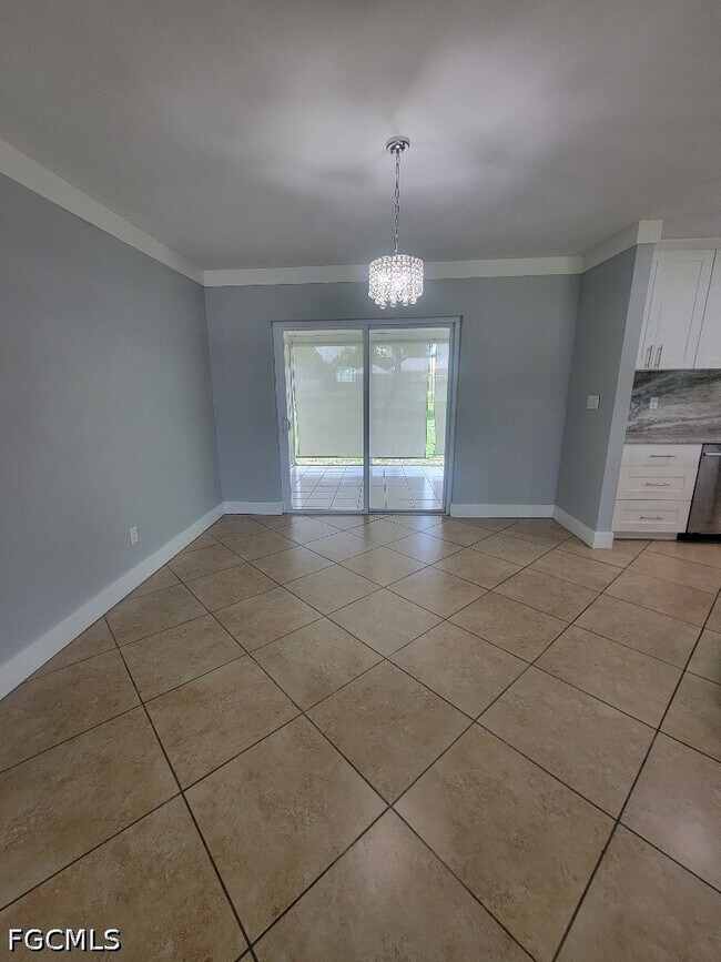 Photo - 203 Redcliff Ave