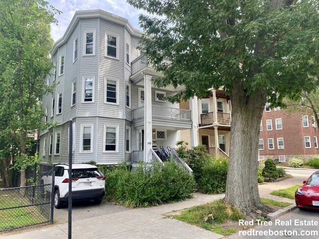 Building Photo - 127 Eliot St Unit 3 Rental