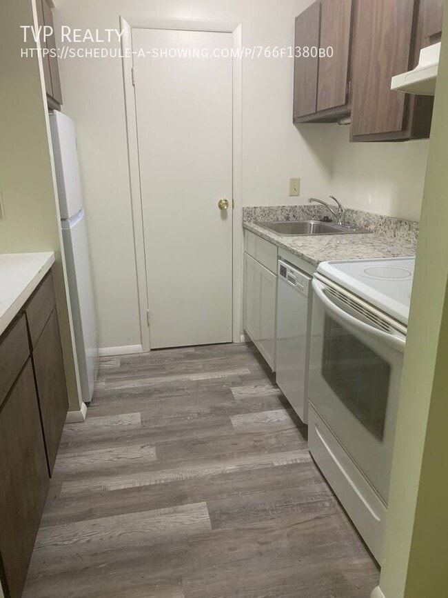 Photo - 128 Fox Hill Ln