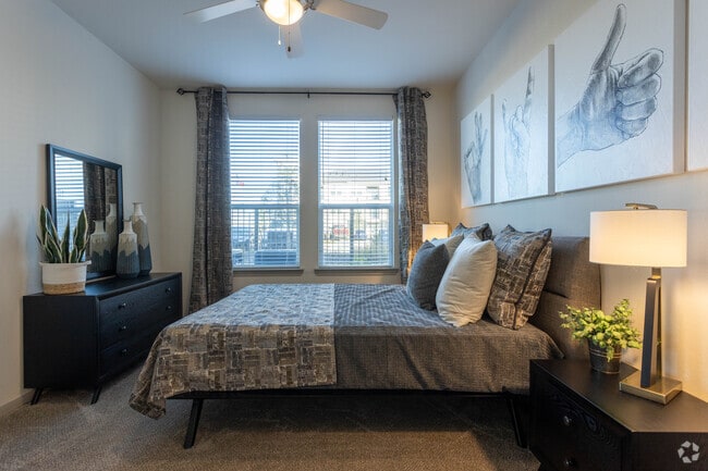 2 BR, 2 BA - 1,219 SF