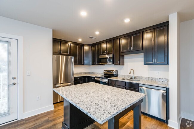 2BR, 2BA - Style 5-End (987SF)