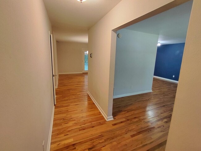 Photo - 2106 Scenic Rd