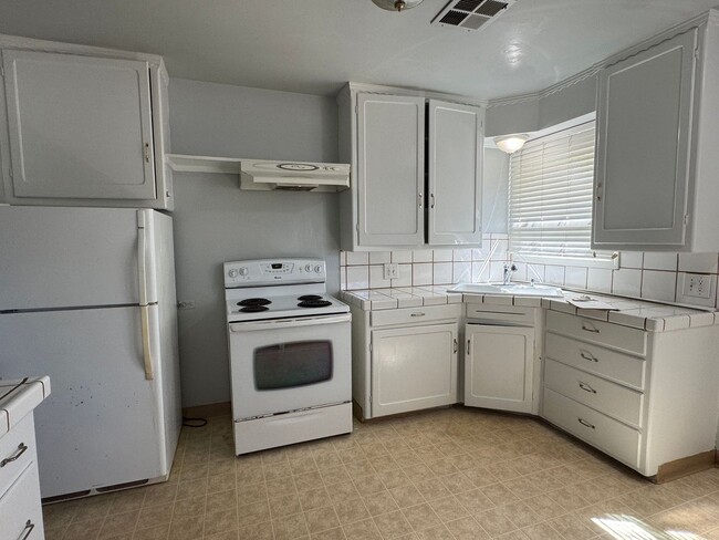 Photo - Nice Two Bed, One Bath Duplex In Central Stockton