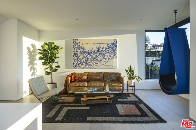 Photo - 2635 Hargrave Dr