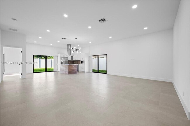 Photo - 1041 W Lakewood Rd